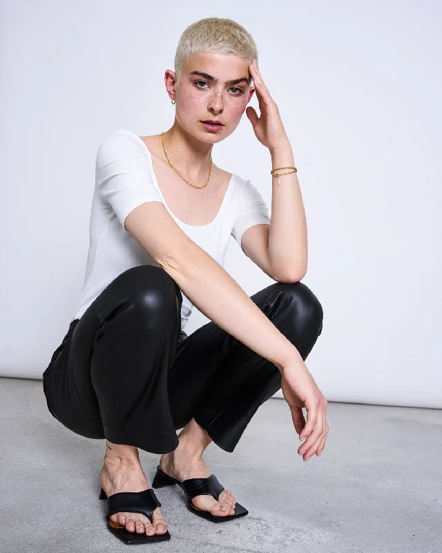 T-SHIRT SCOOP WHITE-- Hooded Caped Shawl Collar