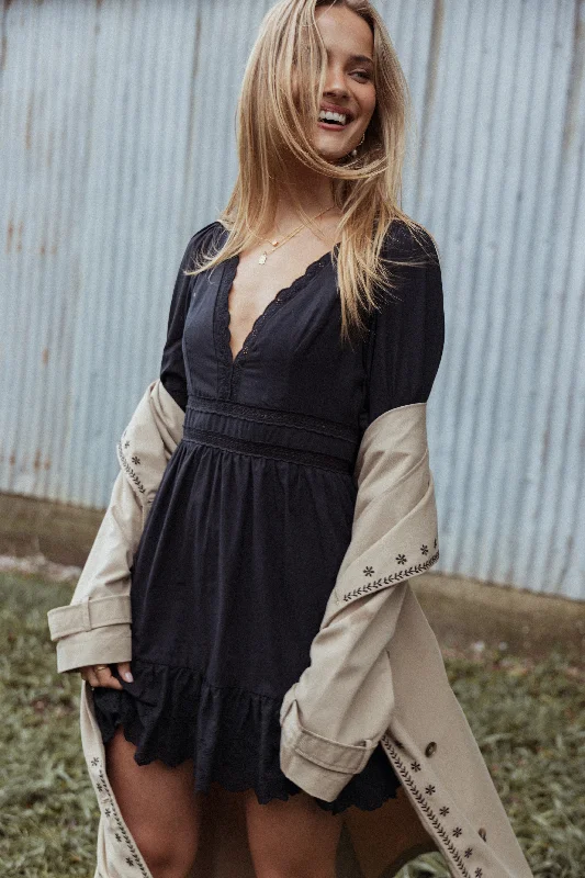 Estella Mini Dress - Black Stylish Short Sleeve Mini Dress