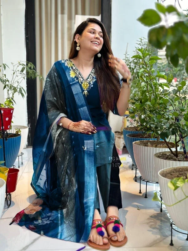 Women's Blue Romanian Silk Straight Kurta Pant Set With Dupatta - N For Nari Chic Black Leggings