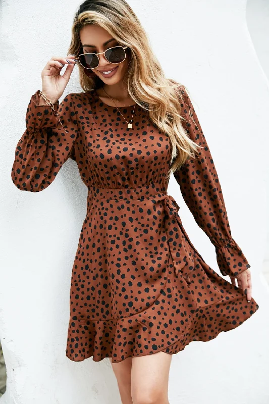 Round Neck Flounce Sleeve Tie Waist Mini Dress Chic Mini Dress with V-Neck