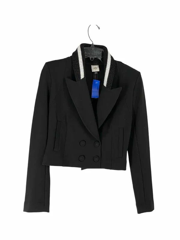 Cabi Size 00 Black White Jacket Fleece Jacket Down Jacket Feather Jacket