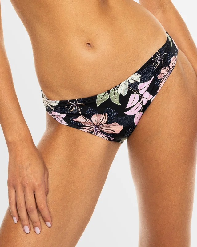 Womens Beach Classics Full Coverage Bikini Bottom Solid color bikini, Sleek, Minimalist, Trendy
