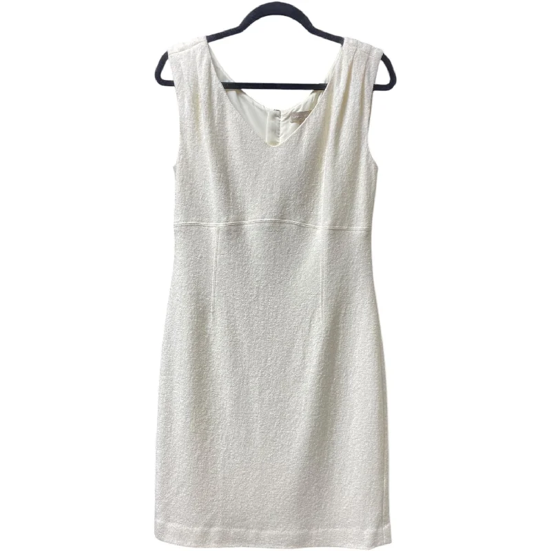 Dress Casual Short By Banana Republic In White, Size: 8
